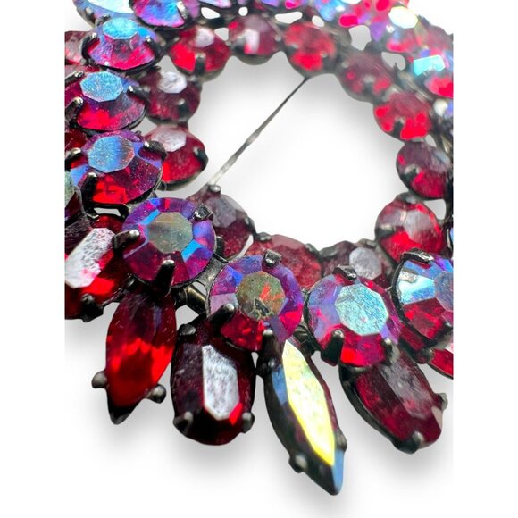 Sherman Red Pink Aurora Borealis Crystal Japanned Vintage Wreath Brooch - Picture 15 of 16